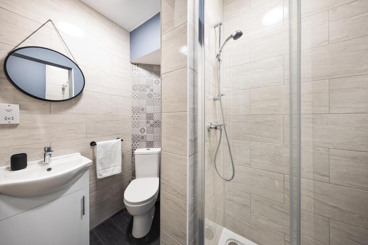 7 Bedroom House Ensuite Rooms, Fully Equipped Kitchen, Free Wifi, Tvs In All Rooms City Centre Close To A46 Inspire Homes Ковентрі Екстер'єр фото